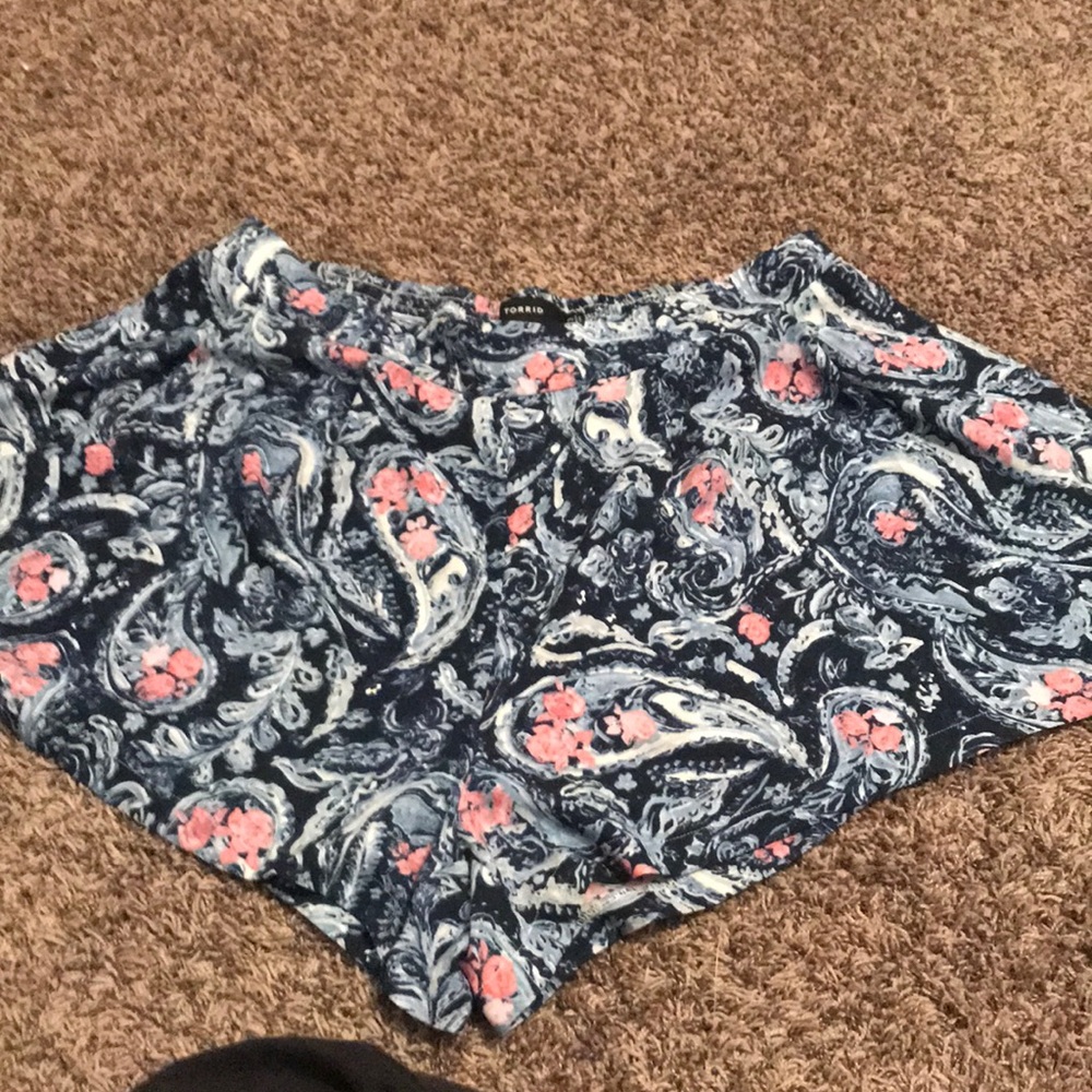 Flowy shorts